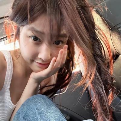 小姑娘艾萝依